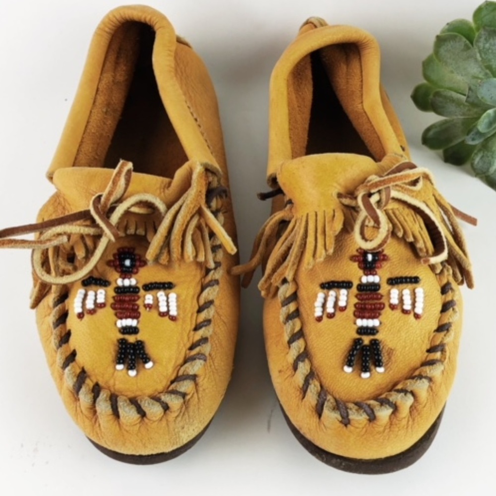 VINTAGE  KIDS LEATHER BEADED MOCCASINS LOAFERS